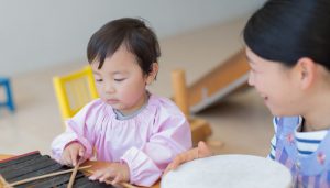 企業主導型保育の提携企業になるとどうなる？メリットと契約の交わし方