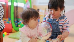 企業主導型保育の延長保育加算とは？受給条件や加算額を解説