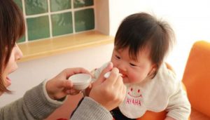 0歳児から始める食育！楽しみながら食への興味をひき出そう