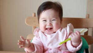 0歳児の体重はどのくらい？体重増加の目安や平均体重を紹介