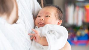 0歳児の育児に欠かせない愛着関係の築きとは？受け止め方が重要