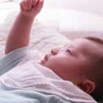 0歳の成長を月齢ごとに紹介！成長段階を把握して関わりを楽しもう