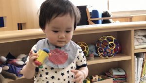 1歳児の教育とは？周囲とのコミュニケーションや遊ぶこと全般！