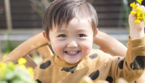 2歳の育児は生きる力と探求心を育んで自立を見守ろう