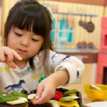 3歳児は器用さや集中力をおもちゃで磨く！友だちと遊ぶ楽しさも経験