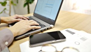 企業主導型保育事業の月次報告作成！運営費を申請するには