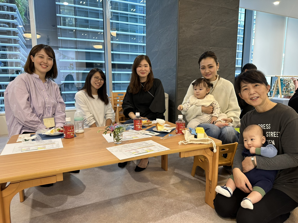 育児休暇中の職員を集めた”育児ママの茶話会”を開催｜昭和こども園