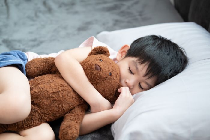 3歳児の理想的な睡眠時間は？睡眠不足の影響と家庭でできる改善方法5つ