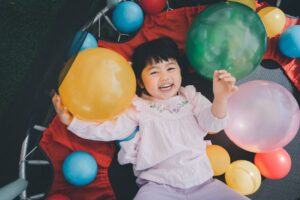 3歳児の特徴は？発達の目安や関わり方とおすすめの遊びを紹介