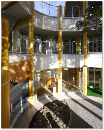 新宿三つの木保育園もりさんかくしかく